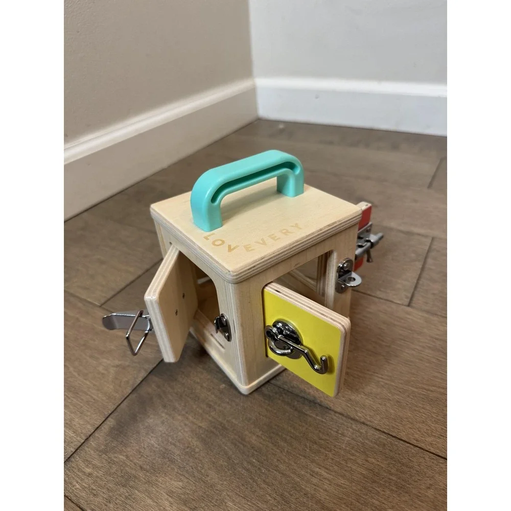 Lovevery Wooden Activity Cube Lock Box Latches Multicolor Montessori 12-18 Mo‎